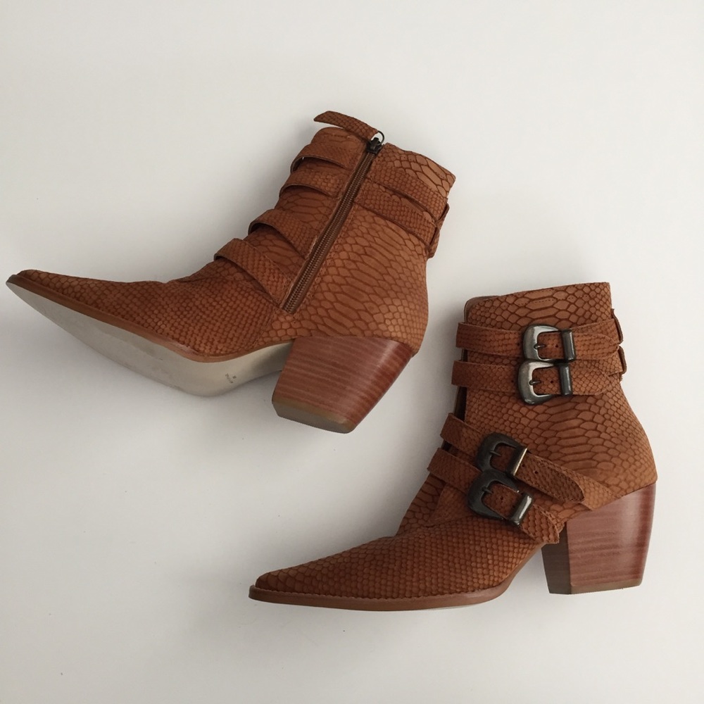 Pointed Toe Buckle Animal Skin Look Boots